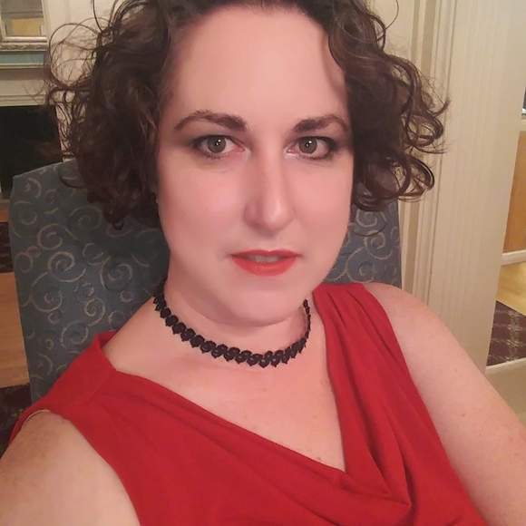 Meet your Posher, Amber - Picture 1 of 1